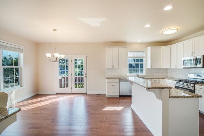 Building Photo - 803 Sunken Rd