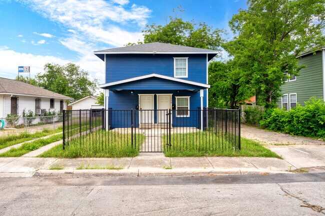 Building Photo - 1336 W Ridgewood Ct