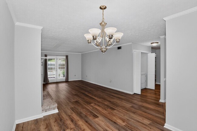 Building Photo - Charming 2BR Condo in Calhoun
