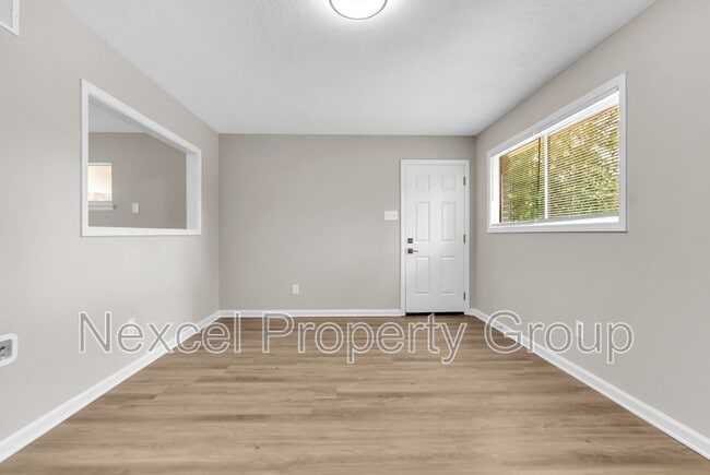 Building Photo - 8168 Ashbrook Dr