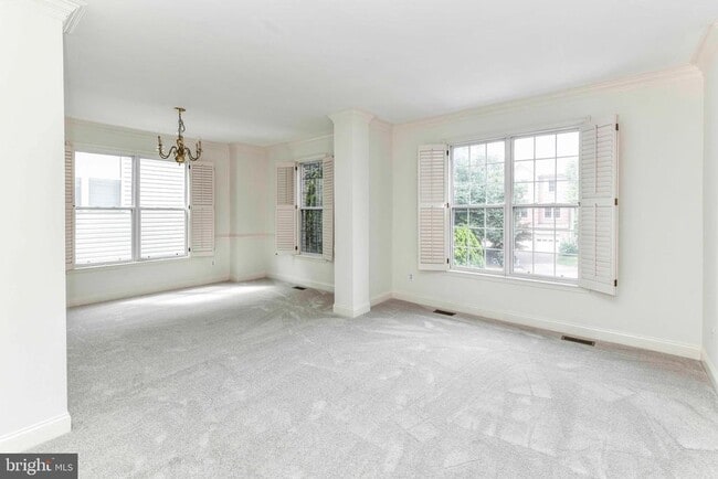 Building Photo - 3105 White Daisy Pl