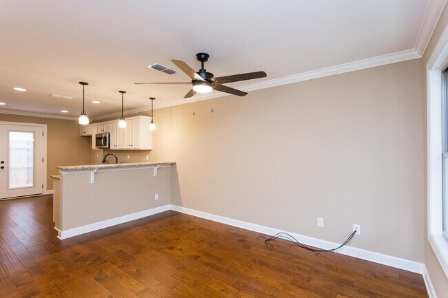 Building Photo - 2506 E Main St