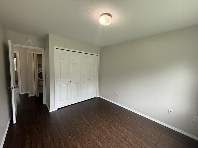 Building Photo - 4470 E Birchwood Dr