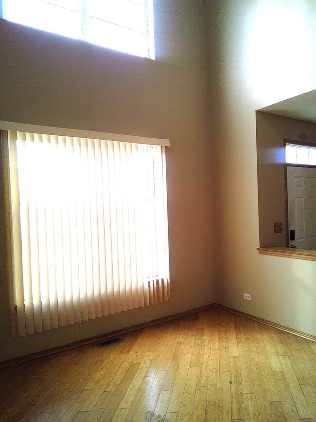 Building Photo - 3230 Holden Cir