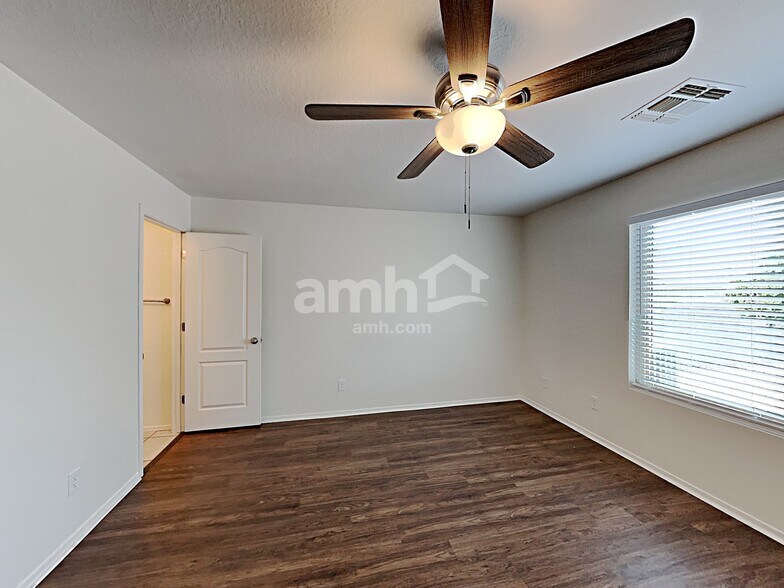 Building Photo - 10029 E Warm Sunny Pl