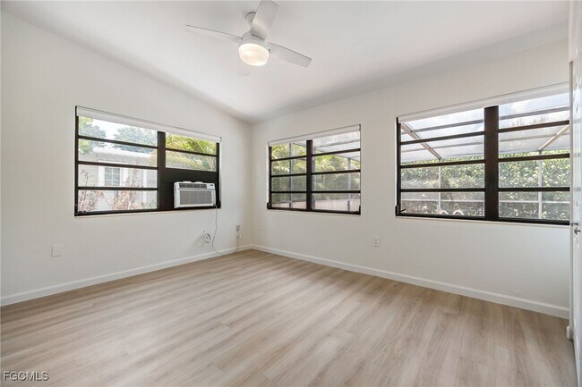 Building Photo - 1575 Grace Ave