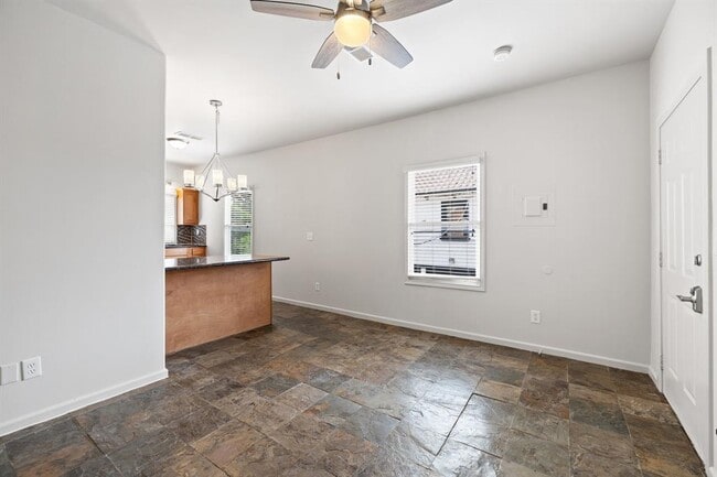 Building Photo - 631 Cortlandt St