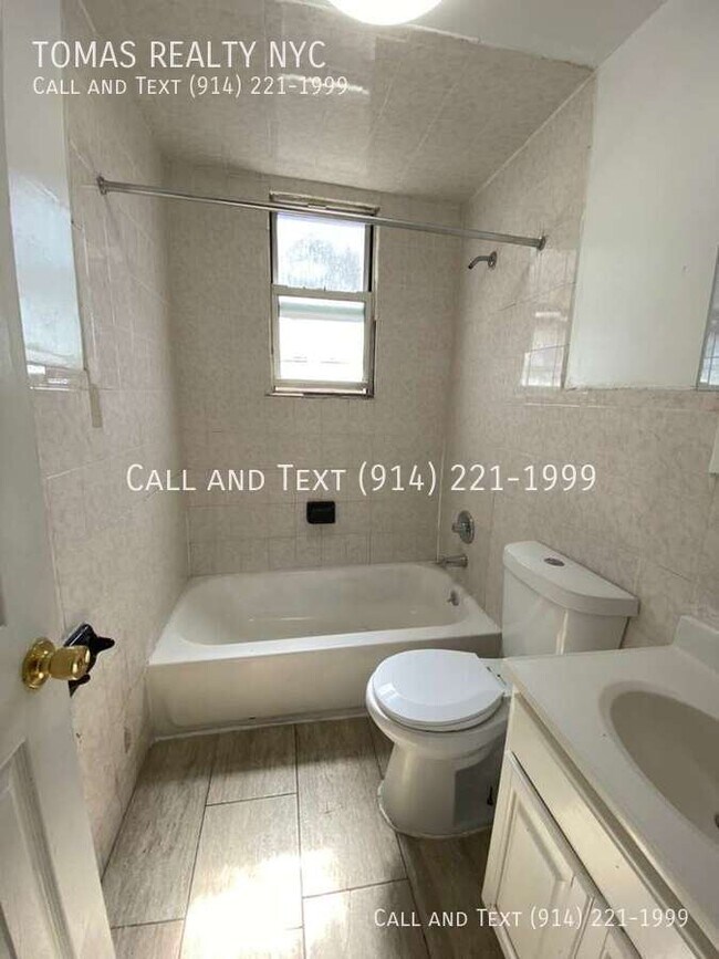 Building Photo - 67 Van Cortlandt Park Ave