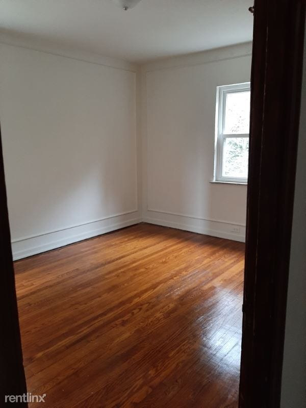 Building Photo - 977 Debbe Ln