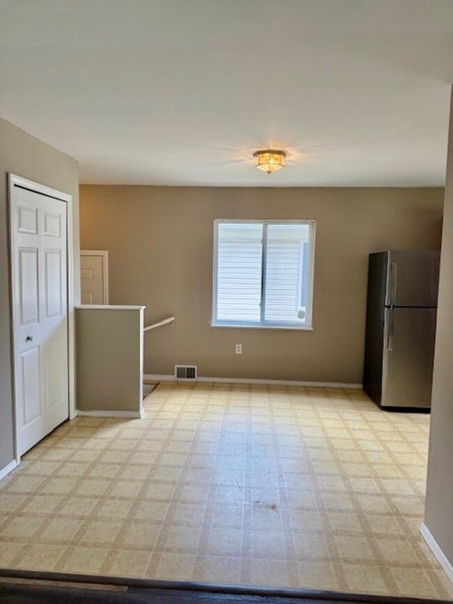 Building Photo - NEW RENTAL! Available Now