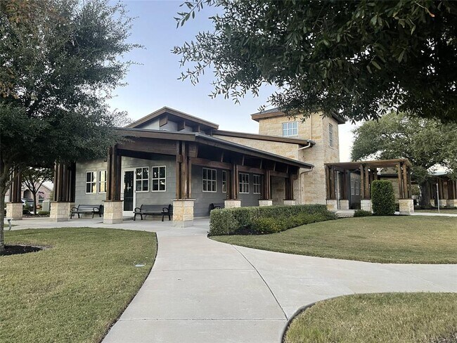 Building Photo - 308 Somerville St