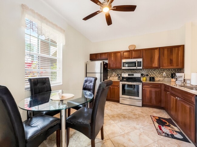 Building Photo - Beautifully furnished 2BR/2BA first-floor condo