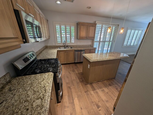 Building Photo - 202 Tall Ruff Dr