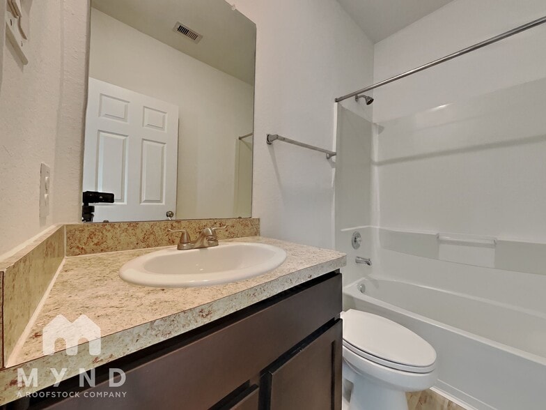 Building Photo - 4230 Magnolia Bay Dr