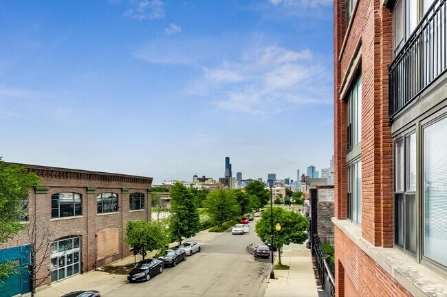 Building Photo - 50 E 26th St
