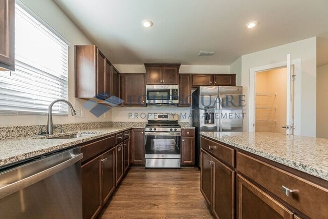 Building Photo - Ranch Home | Open Floor Plan | Attached Garage| Office