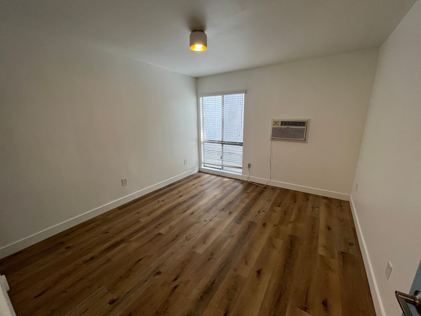 Building Photo - Individual Bungalows: All 1 bedroom/ 1 bat...