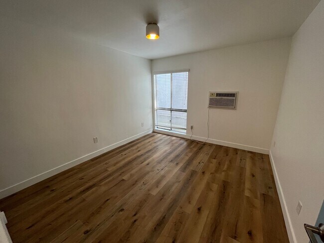 Building Photo - Individual Bungalows: All 1 bedroom/ 1 bat...