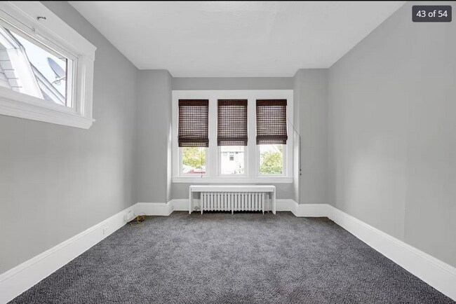 Building Photo - Renovated - 3 Bedroom Duplex