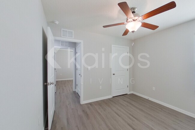 Building Photo - 8595 SW 43rd Ter