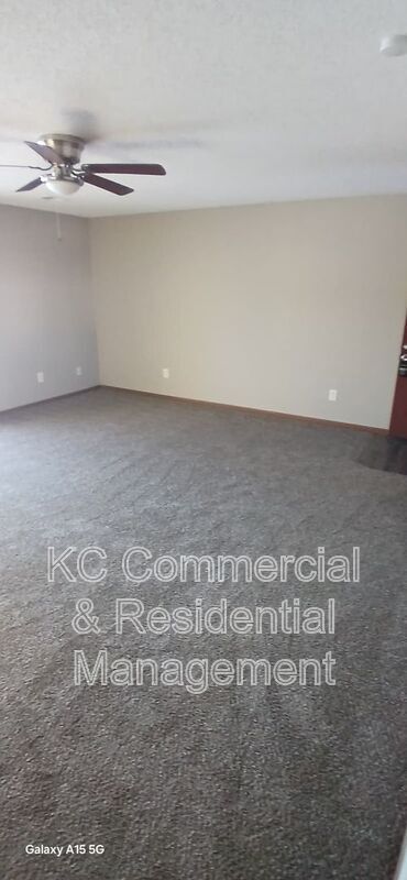 Building Photo - 211 W Main St