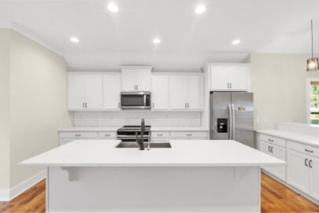 Building Photo - 155 Piney Ln