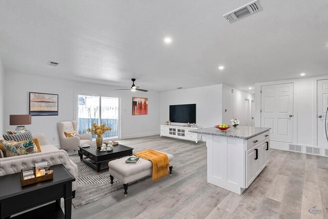 Building Photo - 1607 Butternut Ln