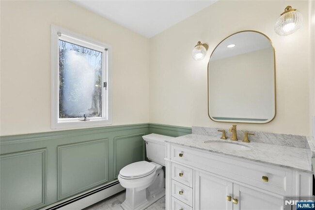 Building Photo - 2 W Saddle River Rd