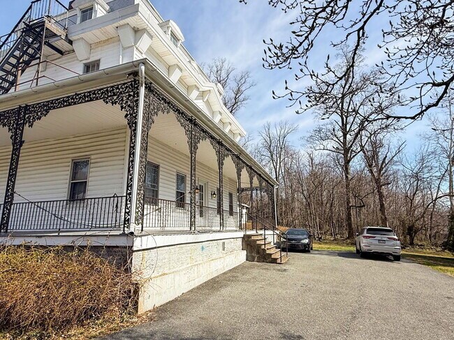 Building Photo - 497 Norwood Rd