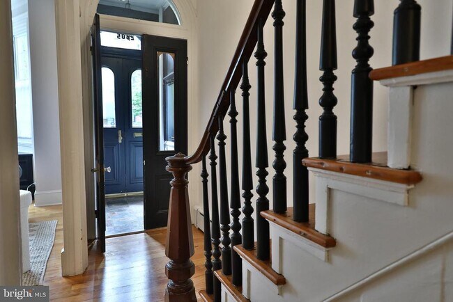 Building Photo - 2805 Poplar St