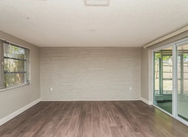Building Photo - 9405 Gray Fox Ln