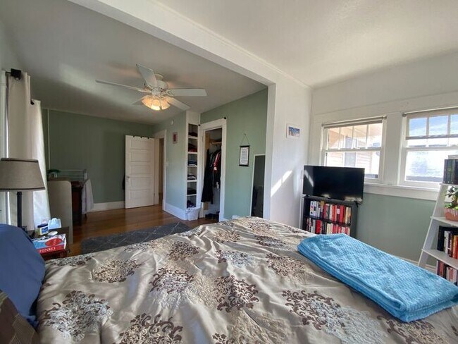 Building Photo - $2,200 | 3 Bedroom, 2.5 Bathroom House | No Pets | Available for a January 7th, 2026 Move In!