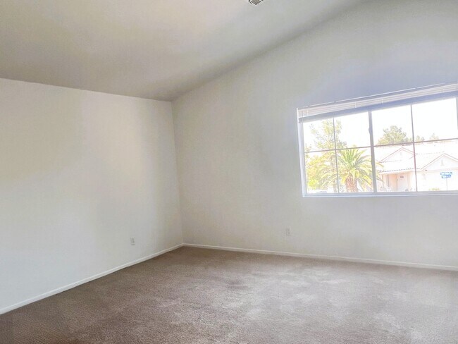 Building Photo - 4451 Sparkle Crest Ave