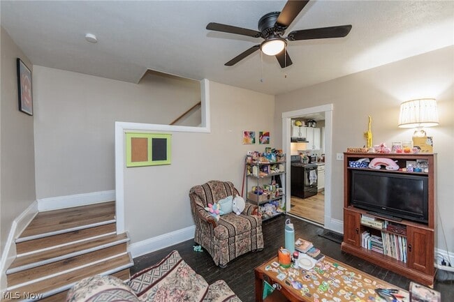 Building Photo - 1446 Hopkins Ave