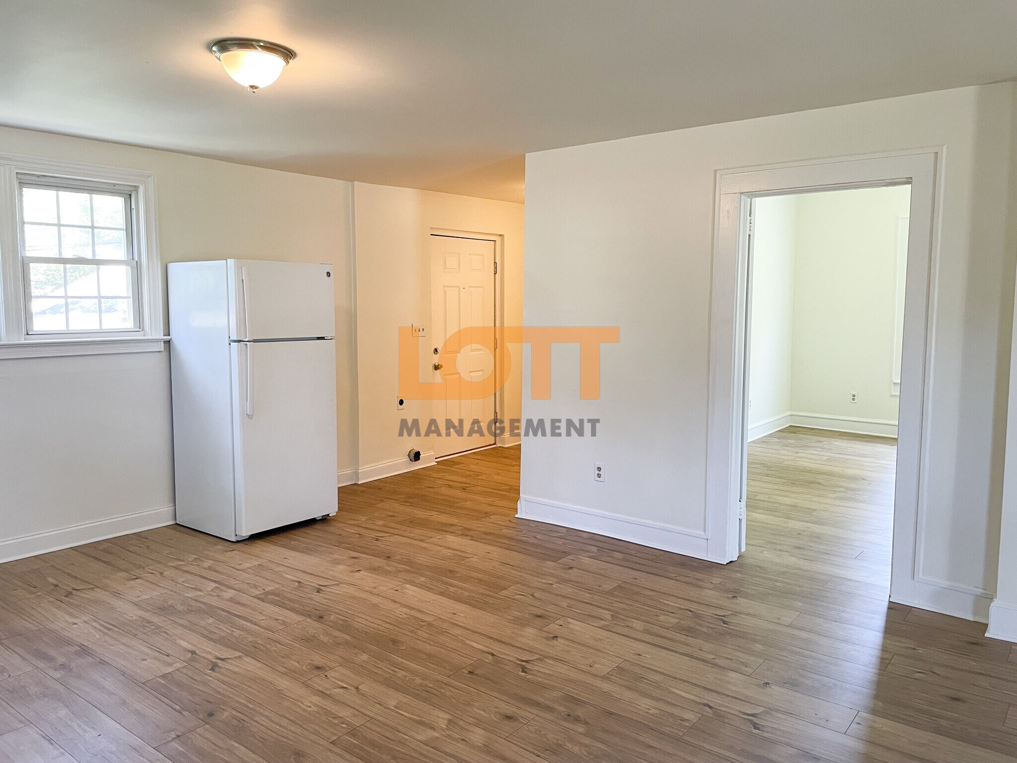 Building Photo - 129 4th St