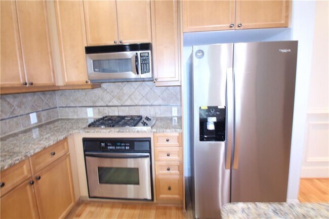 Building Photo - 11 Perimeter Center E