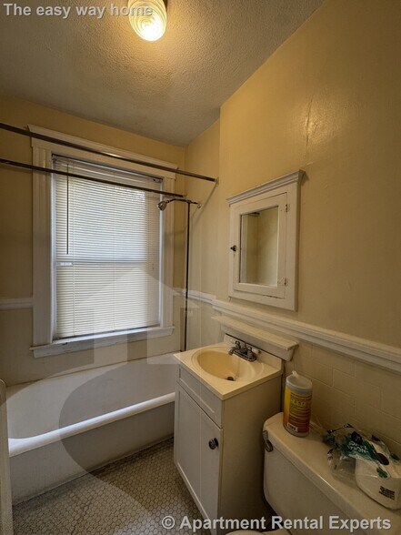 Building Photo - 6 Agassiz St