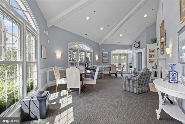 Building Photo - 308 S Fayette St