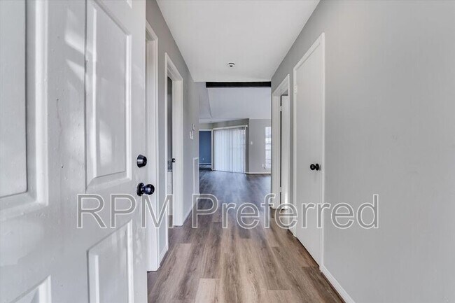 Building Photo - 8526 Deer Meadow Dr