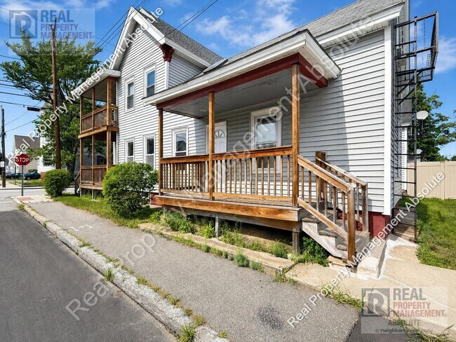 Building Photo - 72-74 Kinsley St
