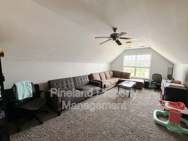 Building Photo - 1445 Kershaw Loop