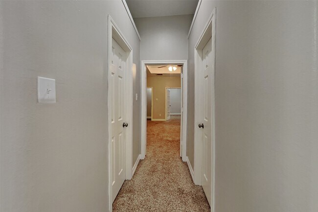 Building Photo - 18407 Lost Maples Ct