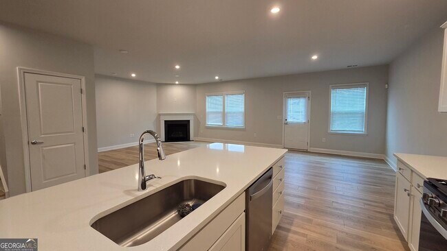 Building Photo - 521 Elkwood Ln