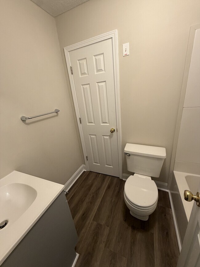 Building Photo - 1408 Old Ebenezer Rd