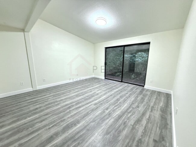 Building Photo - Forest-View 2 Bedroom on Oak Bay Road, Port Hadlock