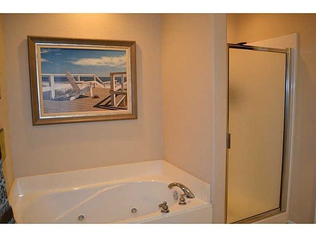 Building Photo - Cute 3 Bedroom Home on Lake Bentonville!