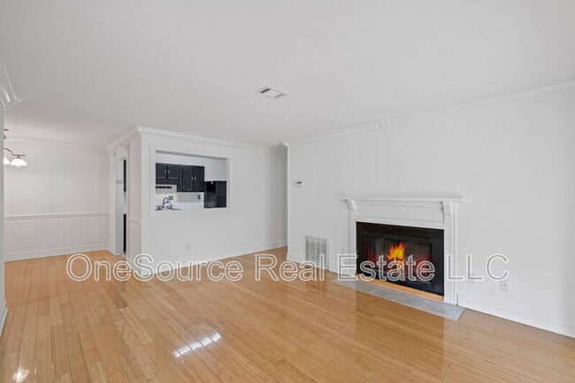 Building Photo - 1709 Augusta Dr