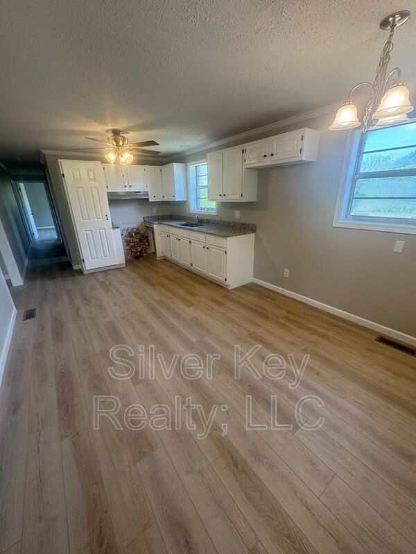 Building Photo - 137 Co Rd 193