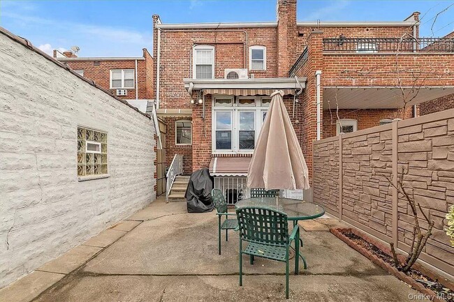 Building Photo - 68-28 Alderton St