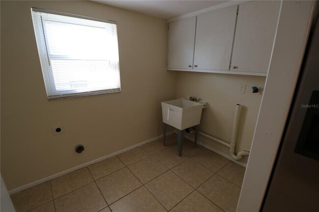 Building Photo - 7825 Birchwood Dr